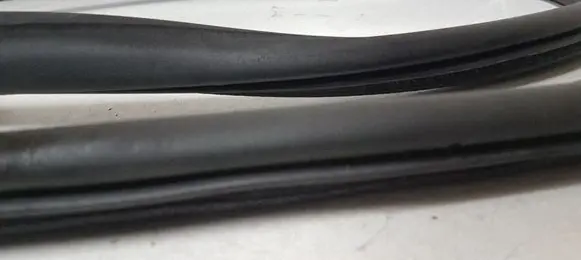 Opel Astra K Front door rubber seal