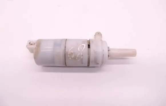 Volvo XC90 Headlight washer pump D68