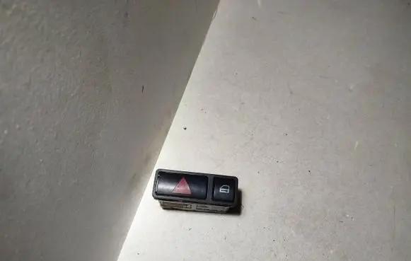 BMW 3 E46 Hazard light switch