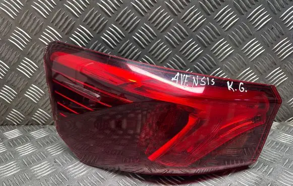 Toyota Avensis T270 Rear/tail lights 8156005310