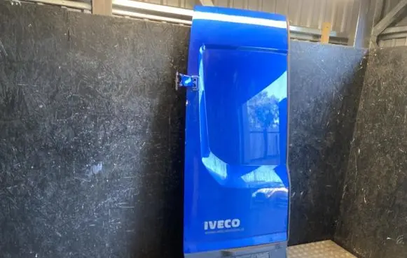 Iveco Daily 6th gen Rear door