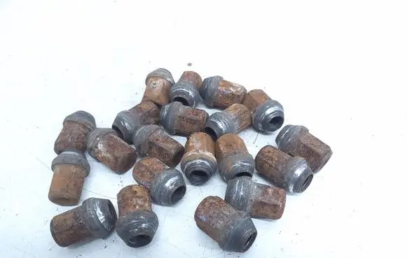 Nuts/bolts