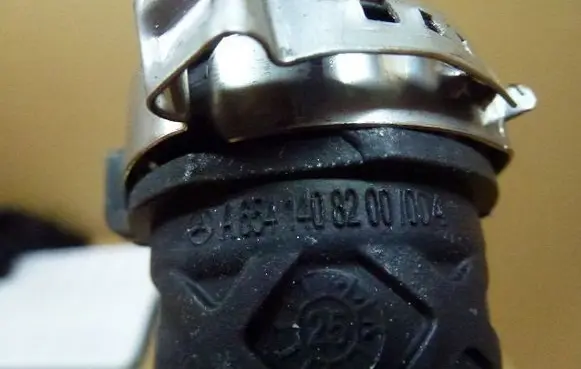 Air conditioning (A/C) pipe/hose