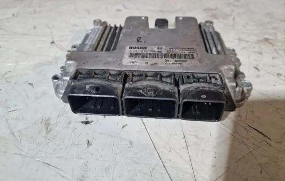 Renault Scenic III - Grand scenic III Engine control unit/module 0281015798