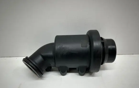 Mercedes-Benz C W204 Intake resonator A6511400087 4011195A