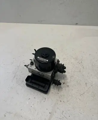 Volkswagen Golf V ABS Pump 1K0907379AC 00005305H0 10096003593