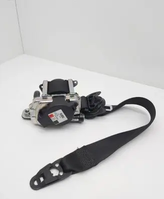 Mercedes-Benz C W205 Front seatbelt 635374800A