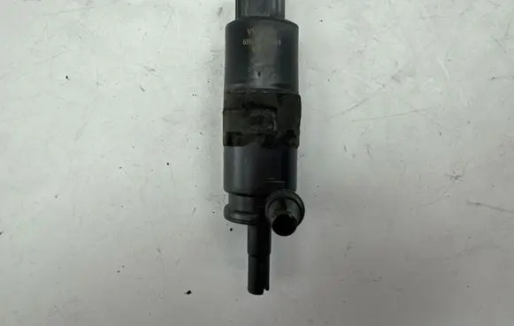 Audi RS6 C7 Windscreen/windshield washer pump 6R0955681