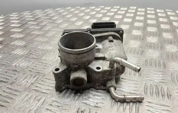 Toyota Corolla Verso E121 Throttle valve 220300D020