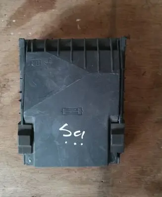 Volkswagen Scirocco Fuse box cover 1K0937132F