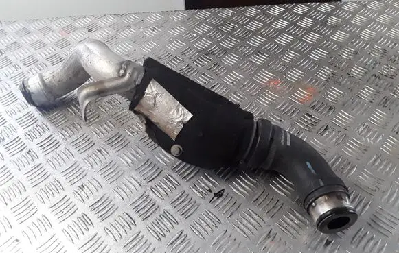 Dodge Journey Turbo air intake inlet pipe/hose 038131111