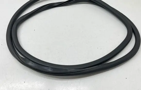 Chrysler Pacifica Front door rubber seal 68188726AD