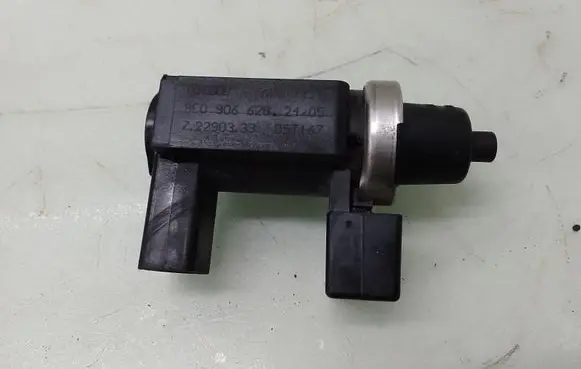 Skoda Superb B5 (3U) Turbo solenoid valve 8E0906628