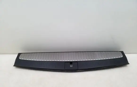 Opel Astra J Tailgate/trunk side cover trim 13261725