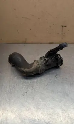 Mercedes-Benz C W203 Intercooler hose/pipe A2035200095