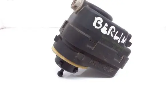 Headlight level adjustment motor