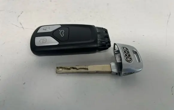 Audi A5 Ignition key/card 4M0959754T