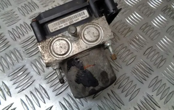 Nissan Almera N16 ABS Pump 0265800330