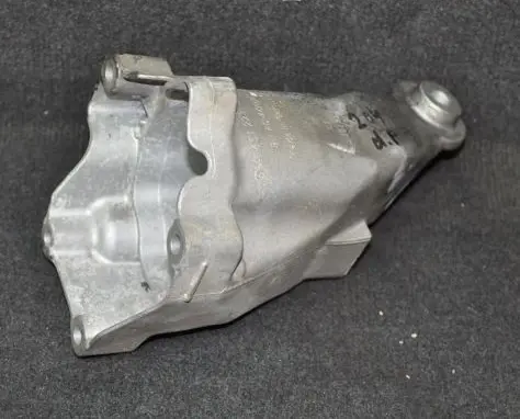 Mercedes-Benz C W204 Engine mounting bracket A6512233404