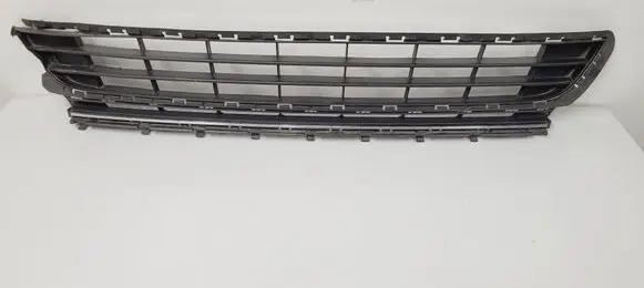 Volkswagen Golf VII Front bumper lower grill 5G0853677