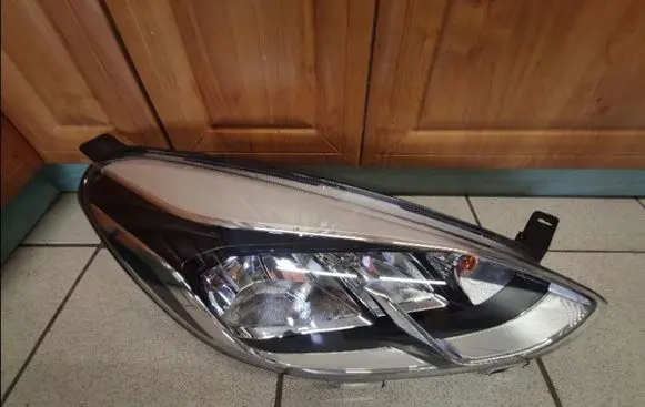 Ford Fiesta Headlight/headlamp H1BB13W029AE