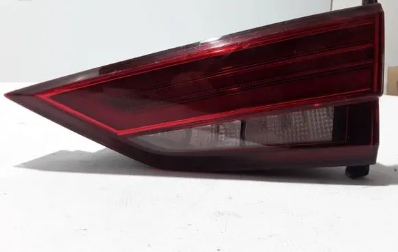 Audi A3 S3 8V Tailgate rear/tail lights 8V5945076B