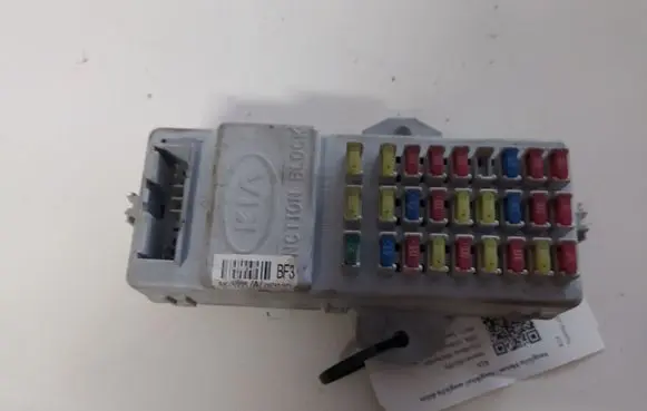 KIA Sorento Fuse module 911713E920 BF3