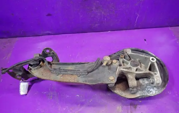 Volkswagen PASSAT B6 Rear wheel hub spindle/knuckle 