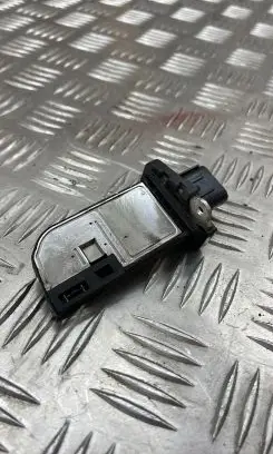 Volvo S60 Mass air flow meter 8V2112B579AA