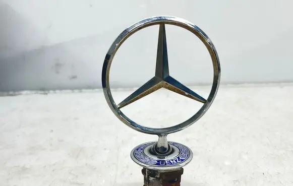 Mercedes-Benz E W211 Manufacturer badge logo/emblem