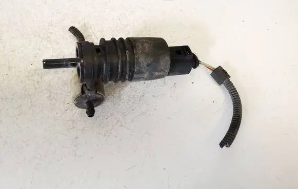 Volkswagen Golf IV Windscreen/windshield washer pump 1j0955651