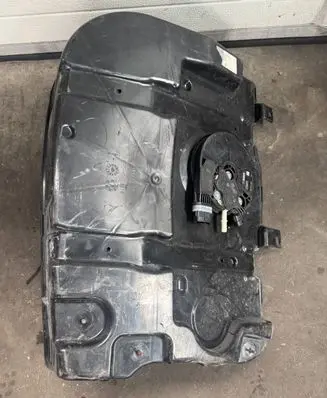 Maserati Levante AdBlue liquid reservoir 06700370550