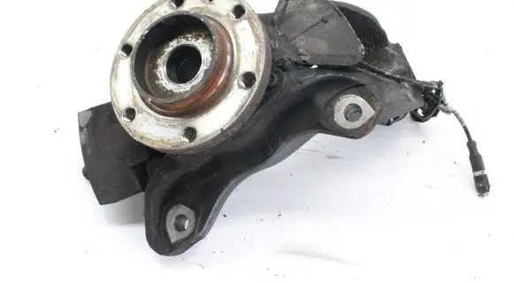Mercedes-Benz Sprinter W907 W910 Front wheel hub A9103320300