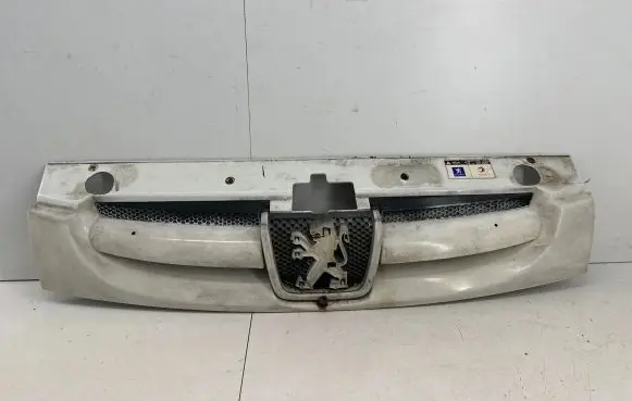 Peugeot Partner Front grill 9644758777 96147585