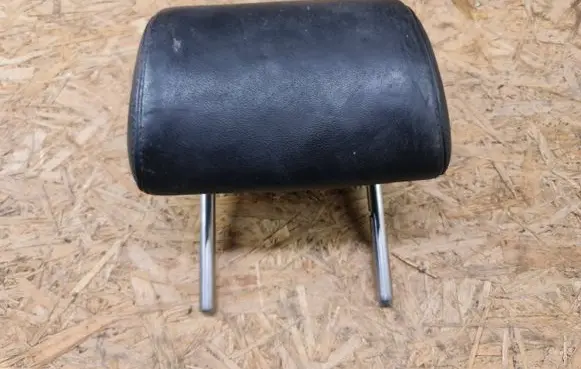 Volkswagen PASSAT B6 Rear seat headrest 