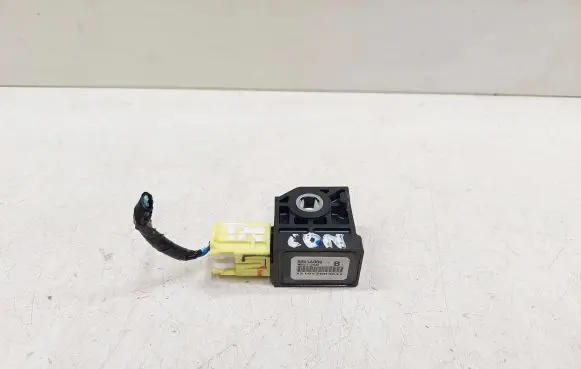 Peugeot iOn Airbag deployment crash/impact sensor 8651A069 W002T12972