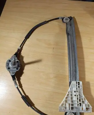 Mitsubishi Colt Rear window lifting mechanism without motor RA2169