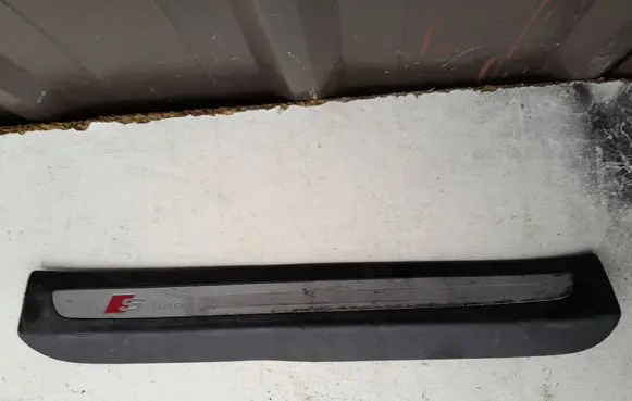 Audi Q7 4L Rear sill trim cover 4L0853376B 4L0853376C