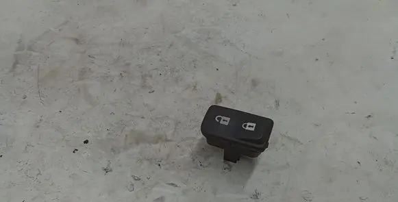 Volvo V50 Central locking switch button 30773334