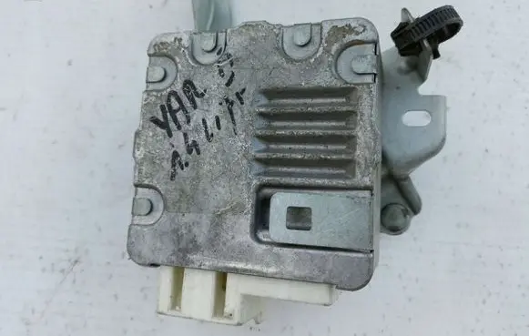 Toyota Corolla E120 E130 Power steering control unit/module 8965002160