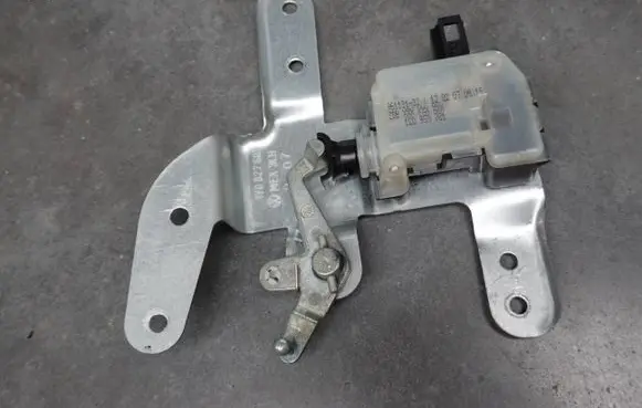 Volkswagen New Beetle Tailgate boot lock/latch motor 1C0959781 1Y0827603