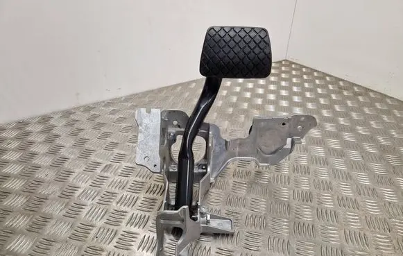 Audi A4 Allroad B9 Brake pedal 8W1723117B
