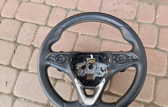 Opel Insignia B Steering wheel 39096102