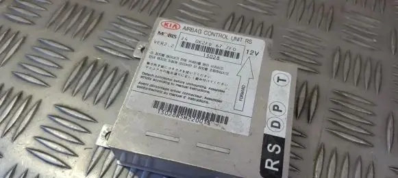 KIA Carens I Airbag control unit/module 0K2FD 677F0