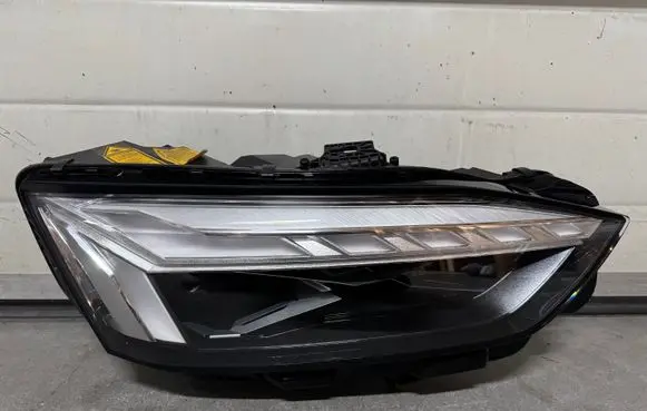 Audi A5 Headlight/headlamp 8W6941086