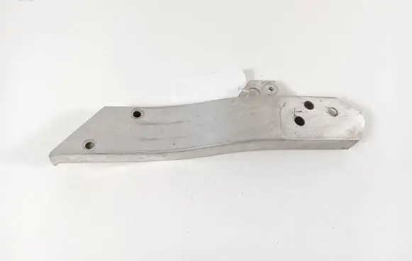 Headlight/headlamp mounting bracket