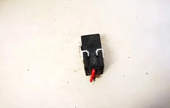 Mercedes-Benz E W211 Other relay a0025421319 v23134-b52-x336