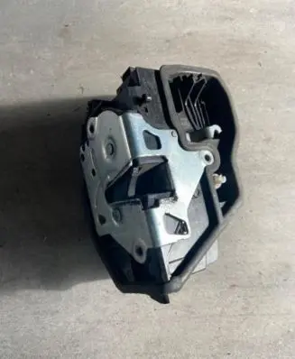 Mini Cooper Countryman R60 Rear door lock