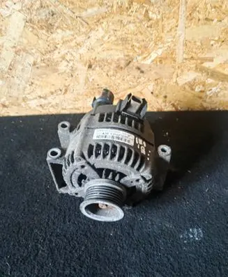 Opel Insignia B Generator/alternator 13587304B