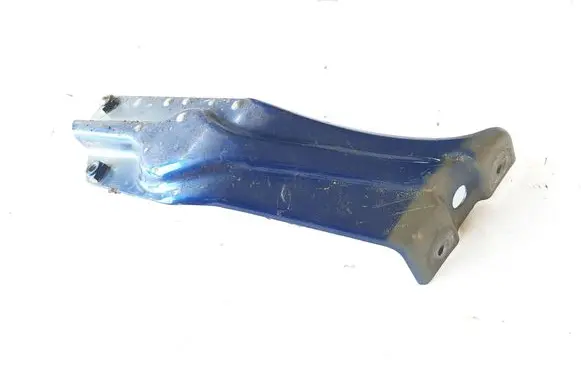 Volkswagen Scirocco Fender mounting bracket 1K8821136